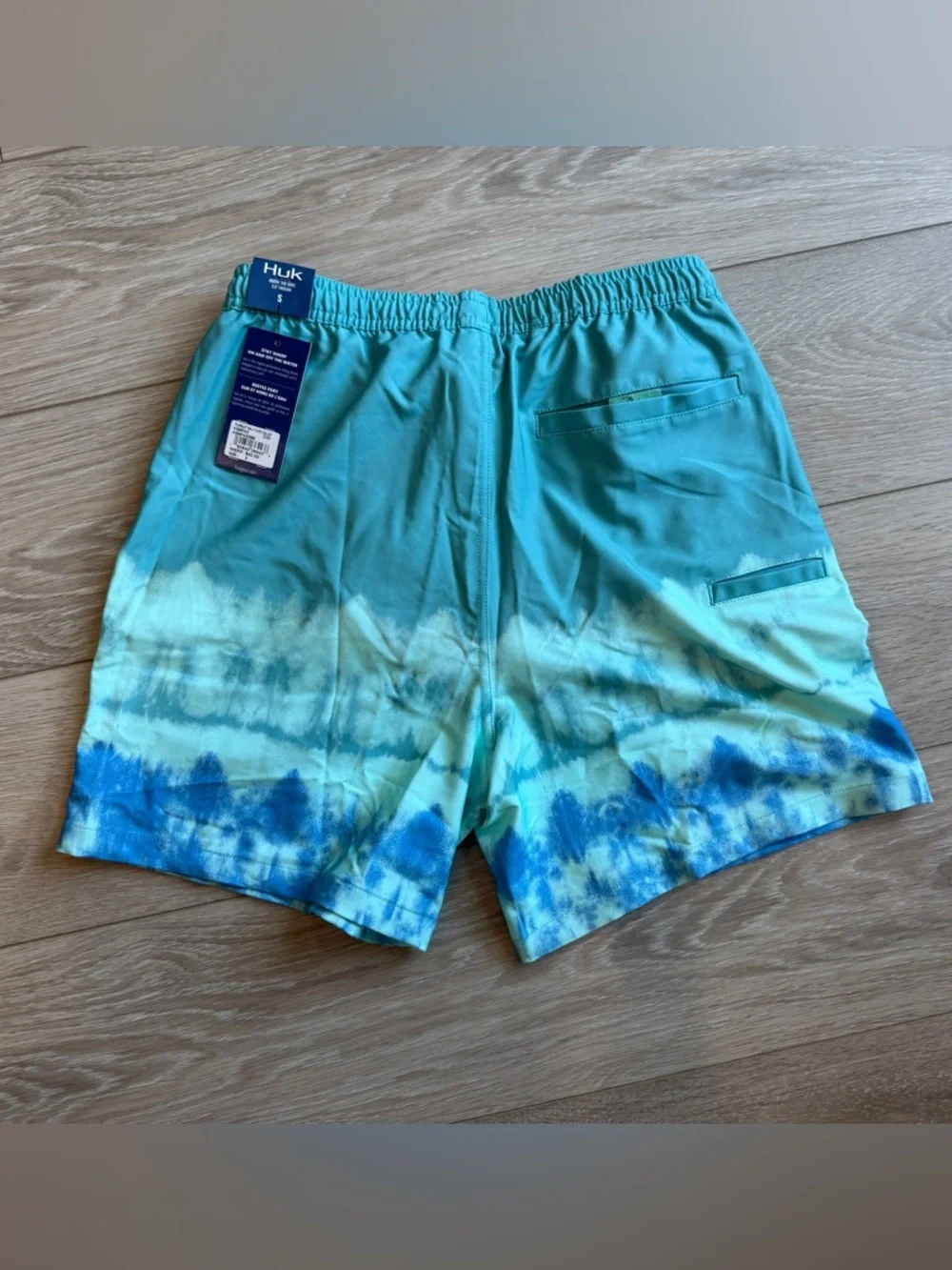 Huk Men’s Size S Pursuit Salt Dye Volley Swim Trunks Fishing Shorts Blue Aqua